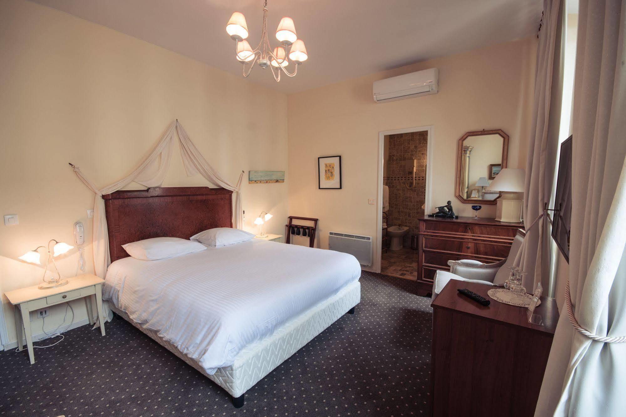 Hotel Les Armoiries Valbonne Luaran gambar